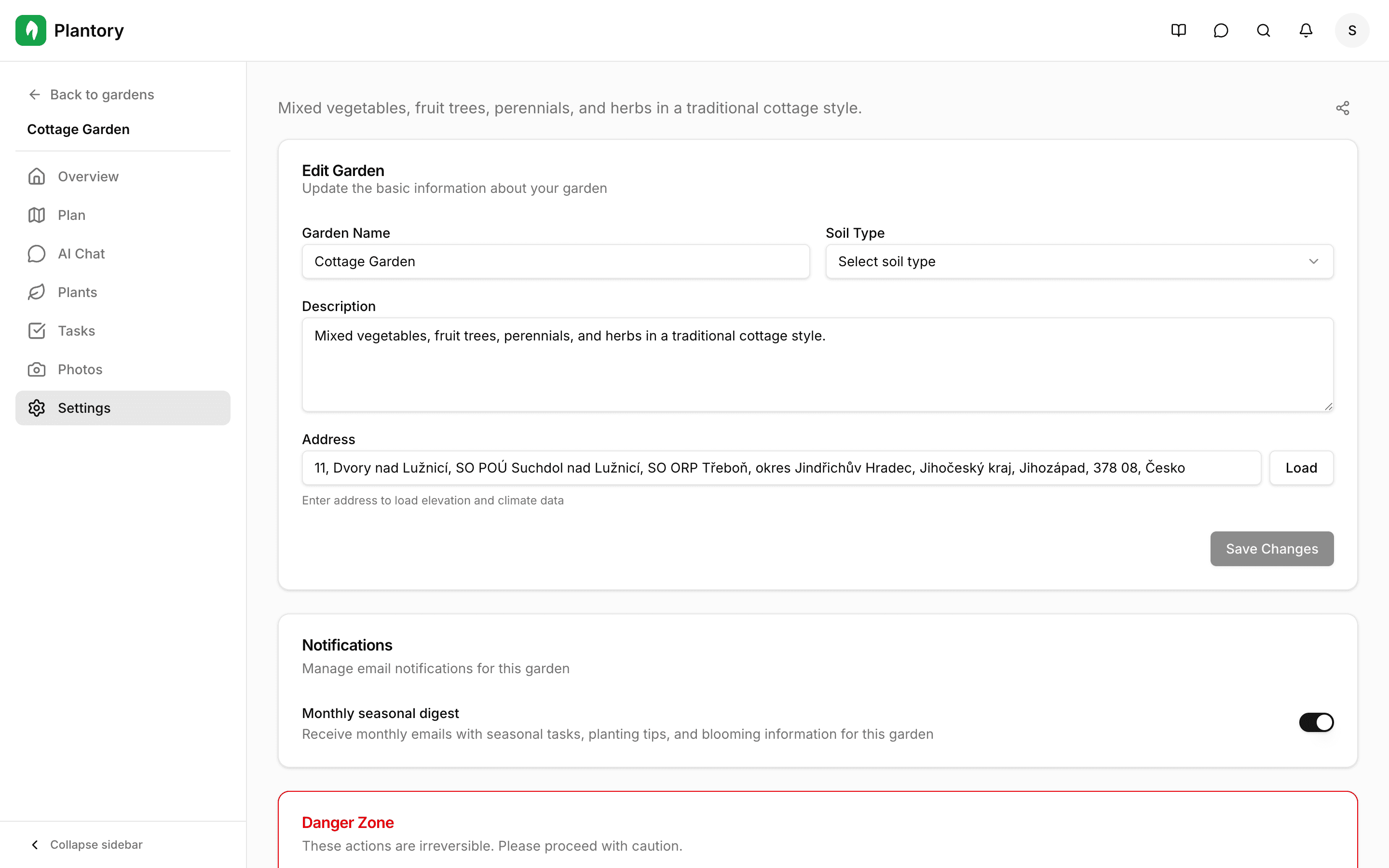 Scheda impostazioni giardino con campi nome, tipo di suolo e indirizzo